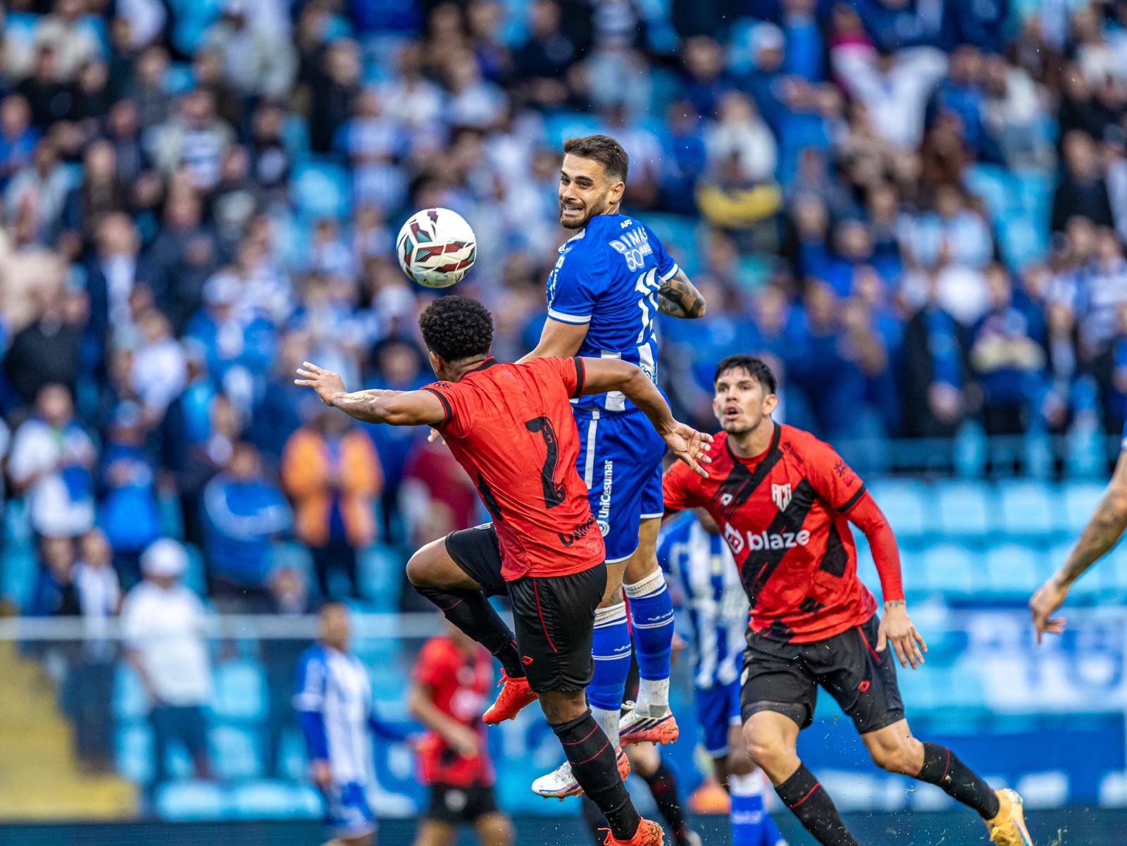 Avaí perde para o Atlético-GO com gol nos minutos finais na Ressacada